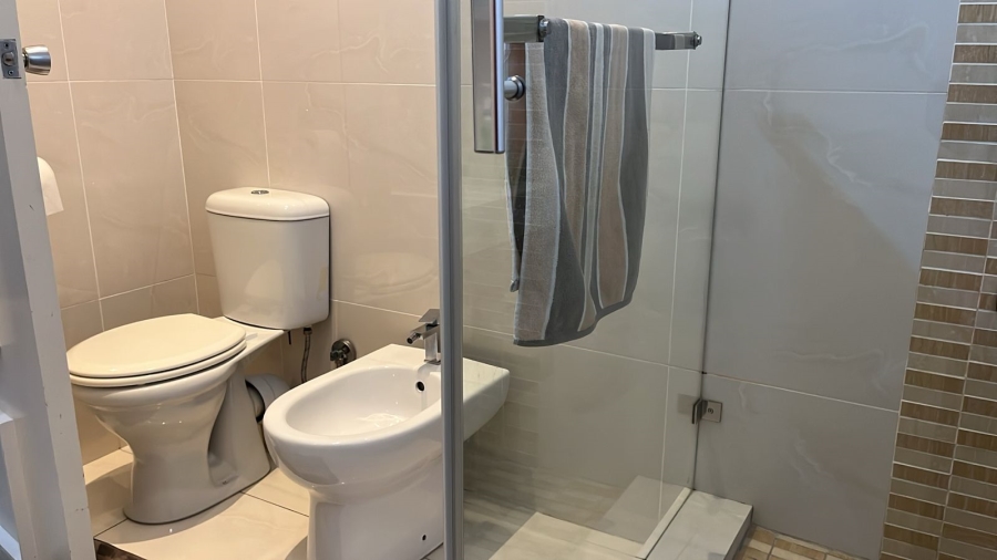  Bedroom Property for Sale in Cravenby Western Cape